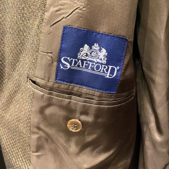 Stafford 100% wool suit. - Picture 2 of 7